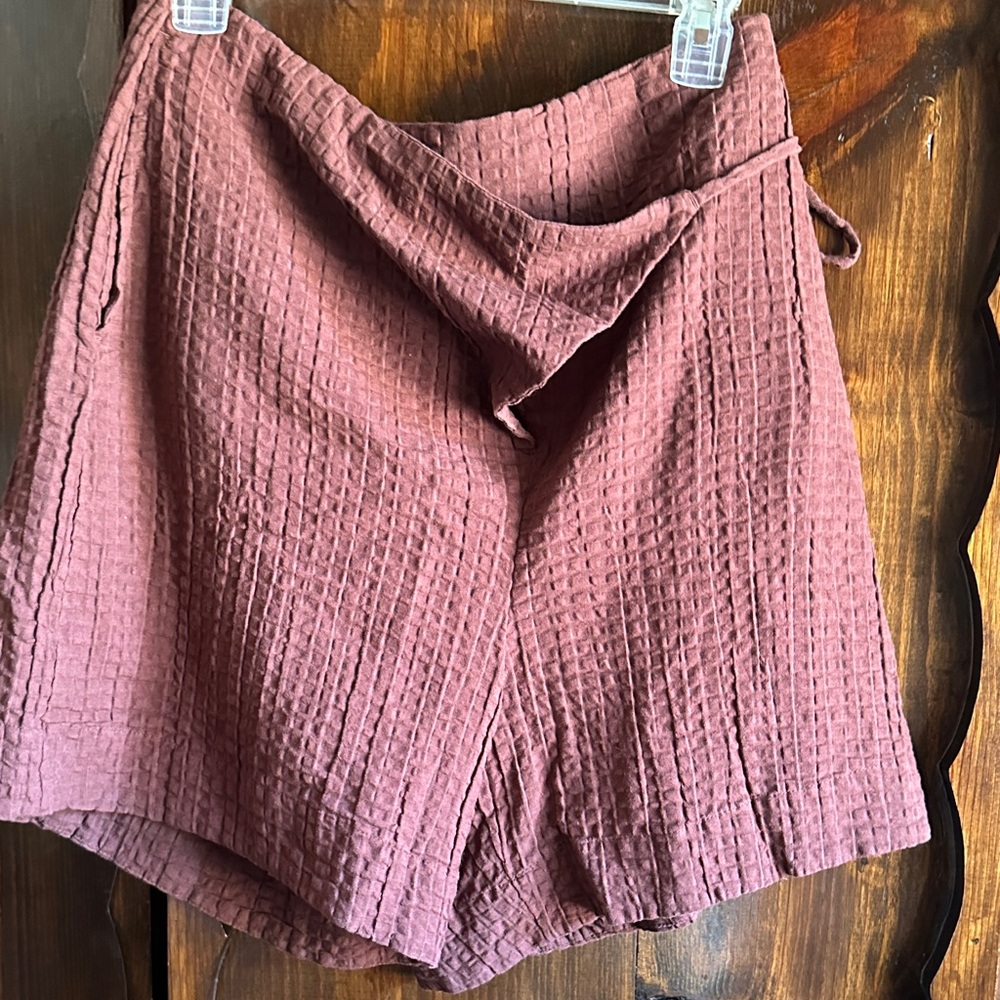 Free People High Waist Textured Shorts in Mauve